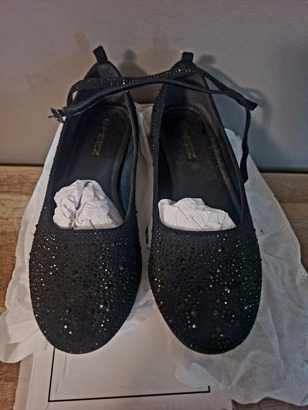 Women's sparkle flat shoes